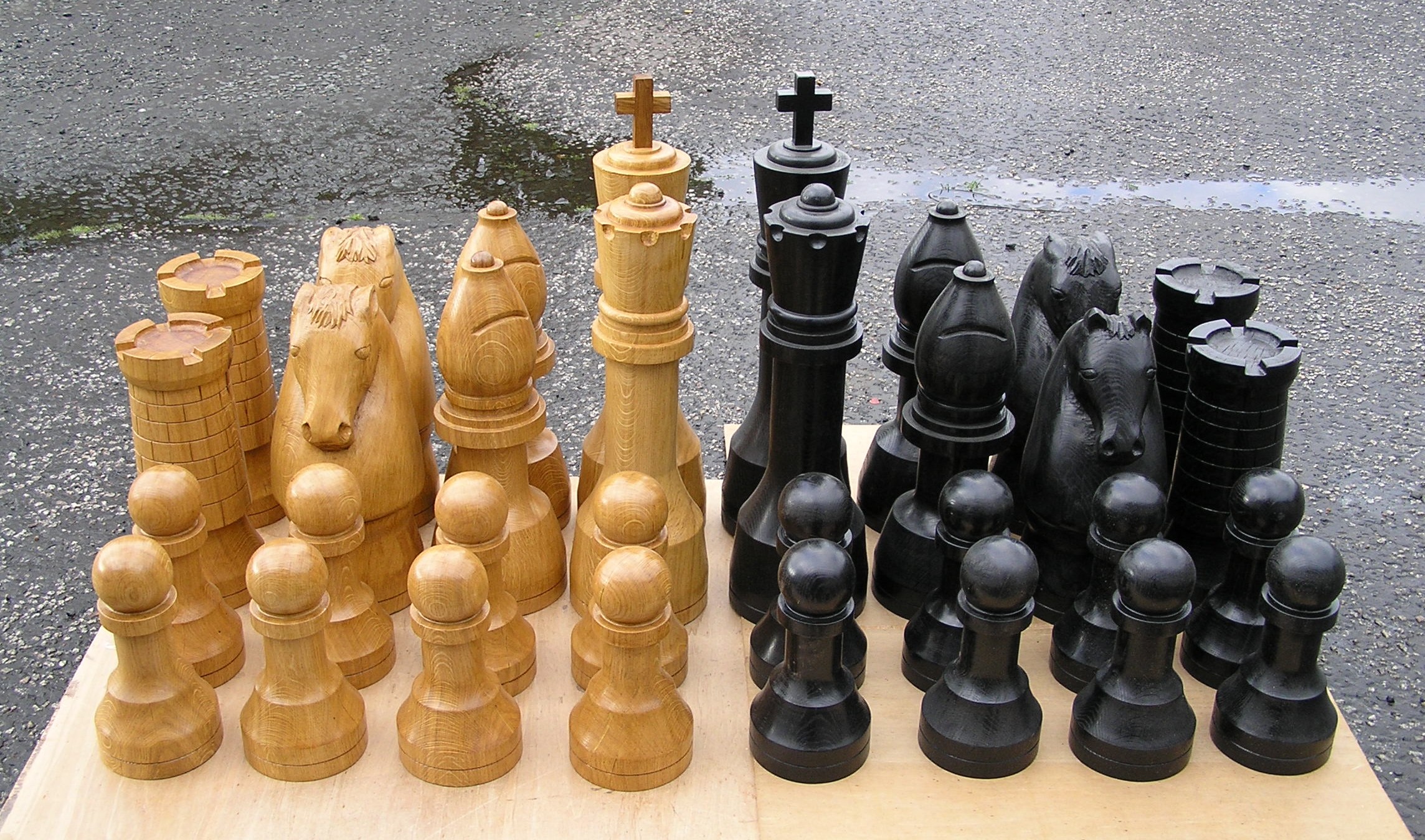 outdoor chess set, chess sets, solid oak, bespoke, custom made, oak, Scottish, traditional style, outdoor chess,