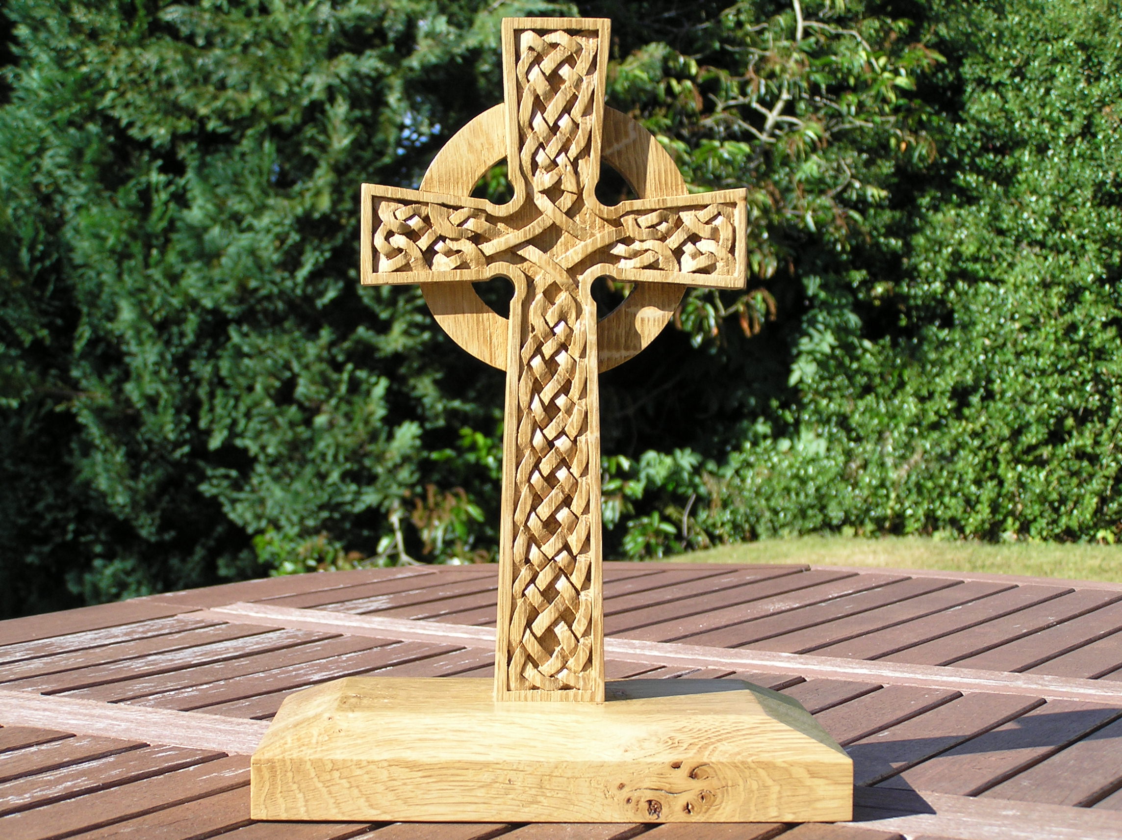 small celtic cross ,celtic knotwork cross, oak, hand carved, celtic design, Scottish, celtic knotwork carving, bespoke, celtic cross, custom made,