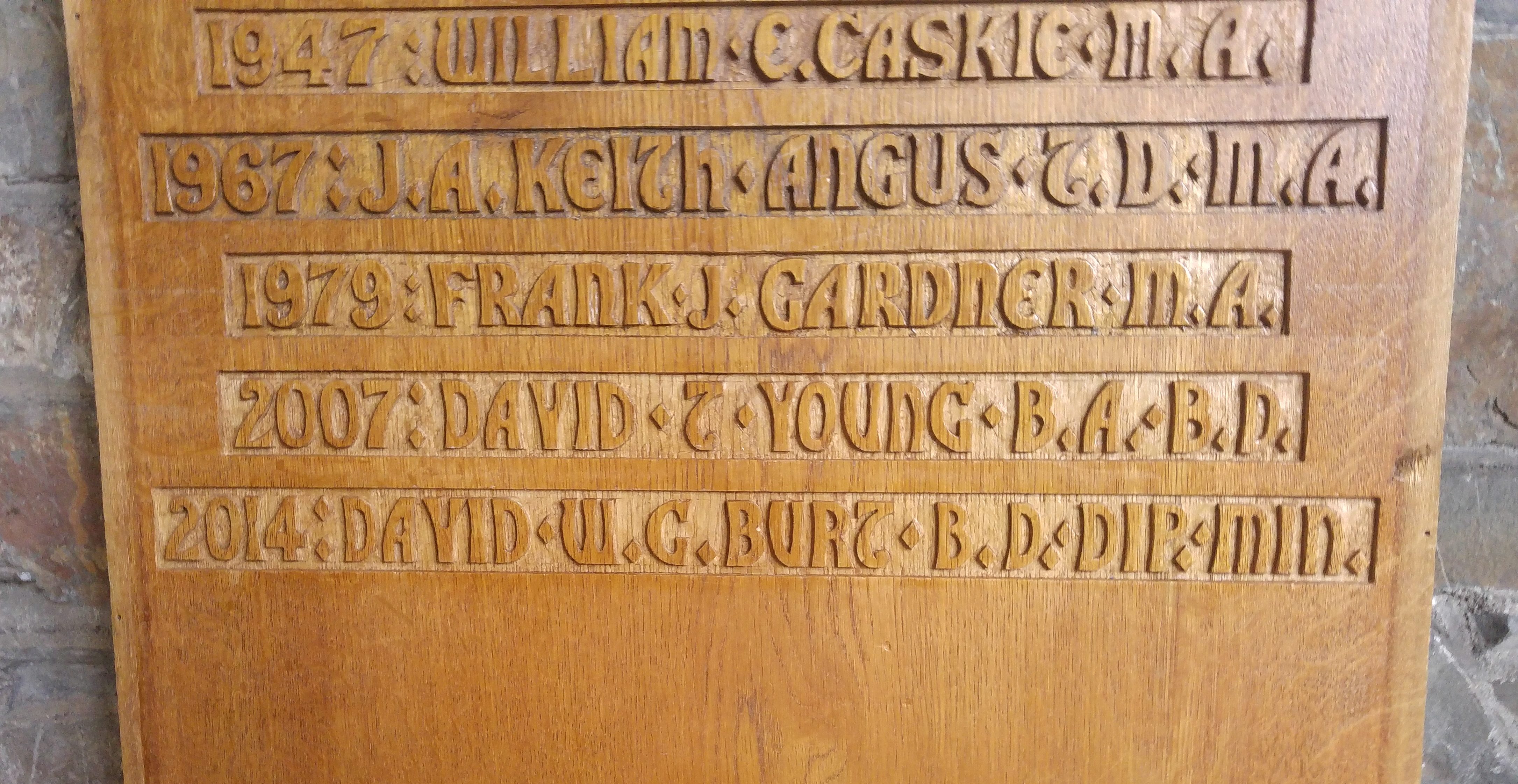 carved church panel, hand carved, lettering, restoration, oak, Scottish, bespoke carving, ministers names, Old Gourock and Ashton Church,