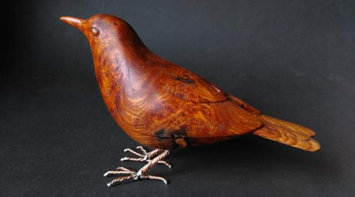 blackbird, carving, burr elm, reclaimed copper wire, life size, hand made, bespoke,