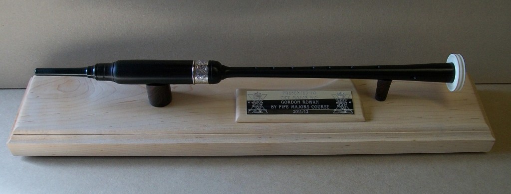 presentation chanter stand, bespoke, maple, rosewood, award, trophy, made in Scotland, engraved brass plate,